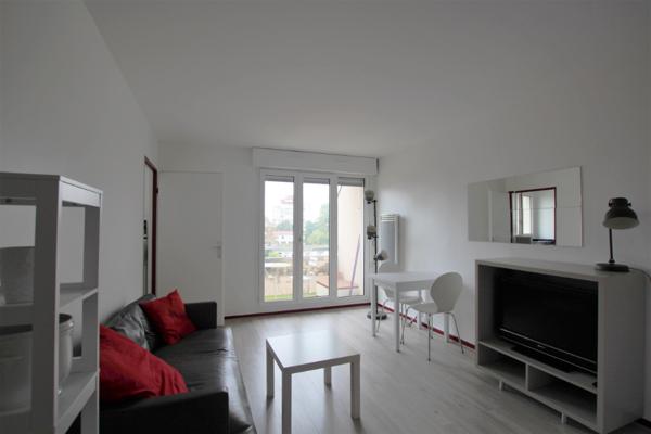 Studio meublé à Courbevoie