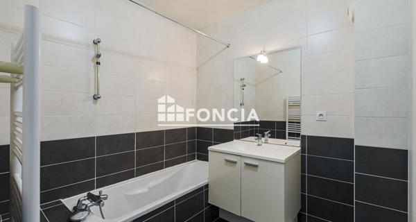 À vendre Appartement 3 pièces 64.35 m² - Gières 38610