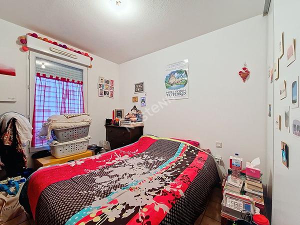 A vendre pour investisseur appartement TYPE 3 loué avec terrasse et stationnement privatif Poitiers Saint Eloi