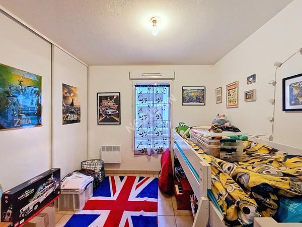 A vendre pour investisseur appartement TYPE 3 loué avec terrasse et stationnement privatif Poitiers Saint Eloi