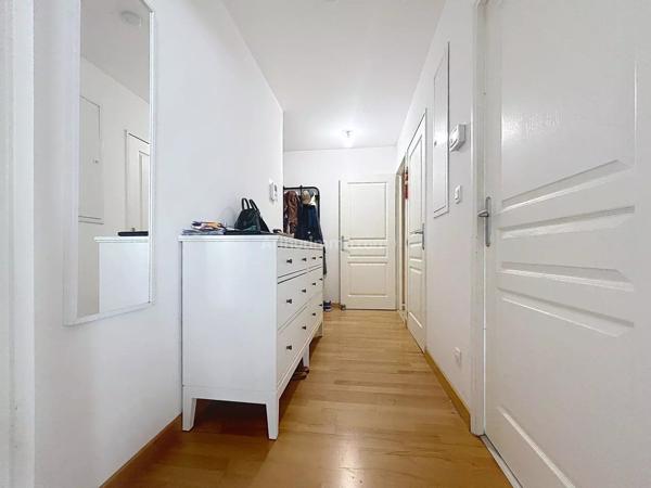 Vente                                                      Appartement
                        
                     4 pièces                      76 m2                     à Reims