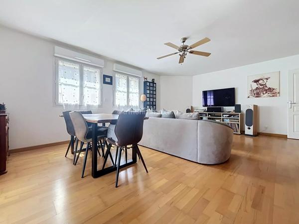 Vente                                                      Appartement
                        
                     4 pièces                      76 m2                     à Reims