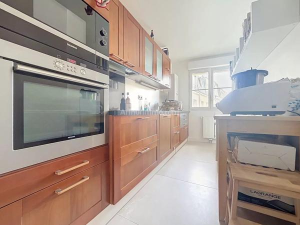 Vente                                                      Appartement
                        
                     4 pièces                      76 m2                     à Reims
