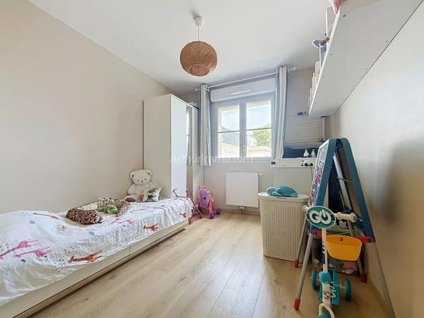 Vente                                                      Appartement
                        
                     4 pièces                      76 m2                     à Reims