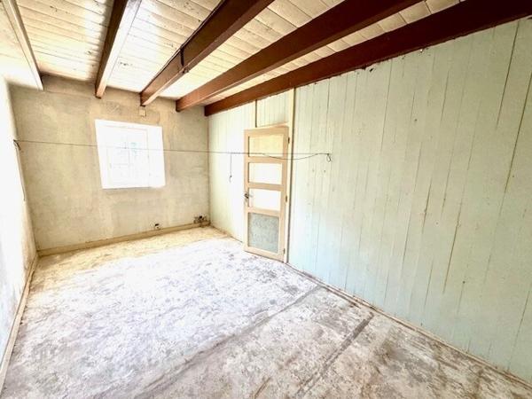 10 mn de Plérin - Ancien corps de ferme à rénover - dépendances - terrain constructible