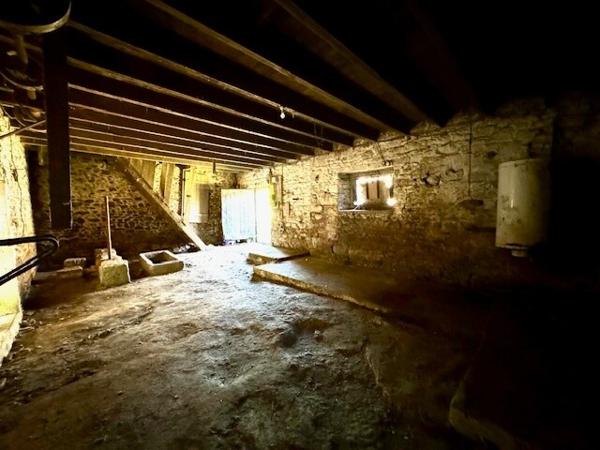10 mn de Plérin - Ancien corps de ferme à rénover - dépendances - terrain constructible
