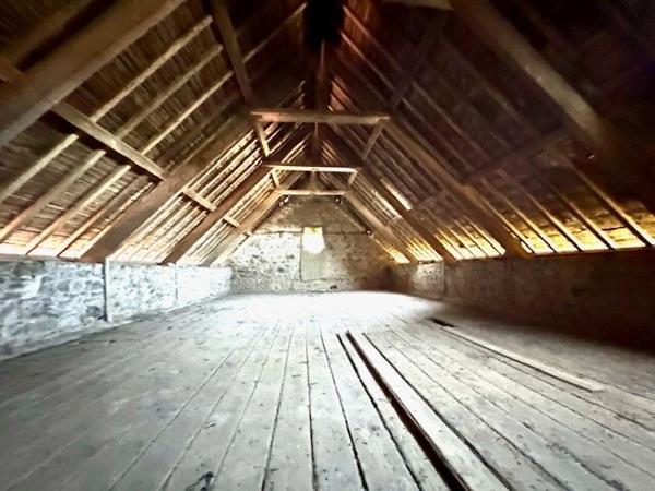 10 mn de Plérin - Ancien corps de ferme à rénover - dépendances - terrain constructible