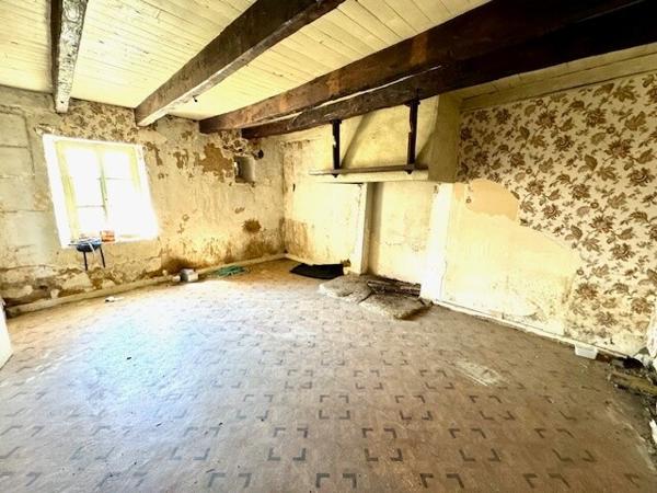 10 mn de Plérin - Ancien corps de ferme à rénover - dépendances - terrain constructible