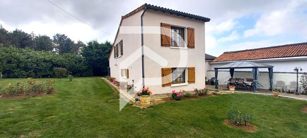 GRANDE ET BELLE MAISON SANS TRAVAUX - ITEUIL