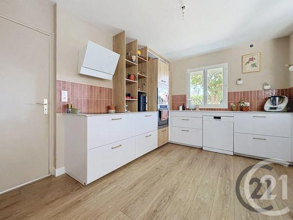Maison à vendre  6 pièces - 156 m 2   ST JULIEN LES VILLAS  - 10