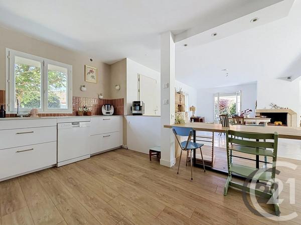 Maison à vendre  6 pièces - 156 m 2   ST JULIEN LES VILLAS  - 10