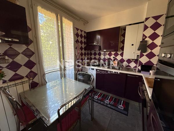 Appartement Aix En Provence 4 pièce(s) 61 m2, place de parking à l'intérieur de la résidence, 3 chambres, cave, proche des commerces