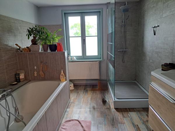 Ensemble immobilier à 10 minutes de Bergues – 450 m² habitables – Rentabilité immédiate et fort potentiel !