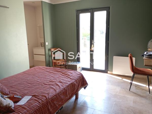 Mas de caractère avec gîtes, vue panoramique et piscine