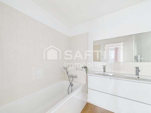 Plain-pied lumineux avec grand terrain et piscine à deux pas de Bordeaux