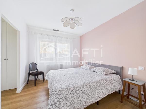 Plain-pied lumineux avec grand terrain et piscine à deux pas de Bordeaux