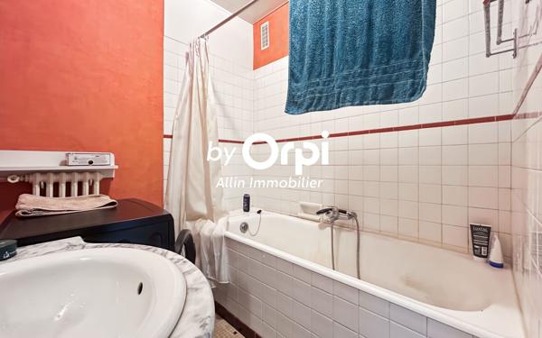 Appartement à vendre    2 pièces • 46,95 m2 Montluçon