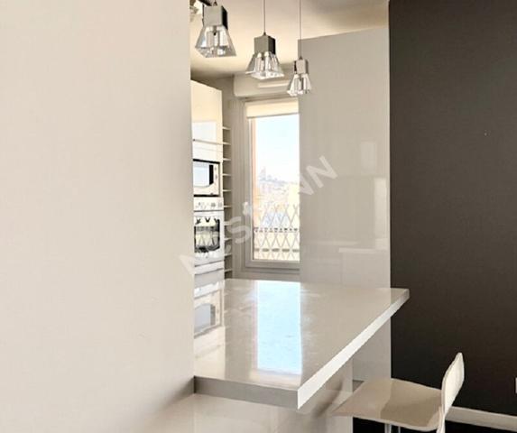 Appartement 95 m² T4 Marseille 8èm Prado Dernier Etage, Box double Terrasse vue Dégagée