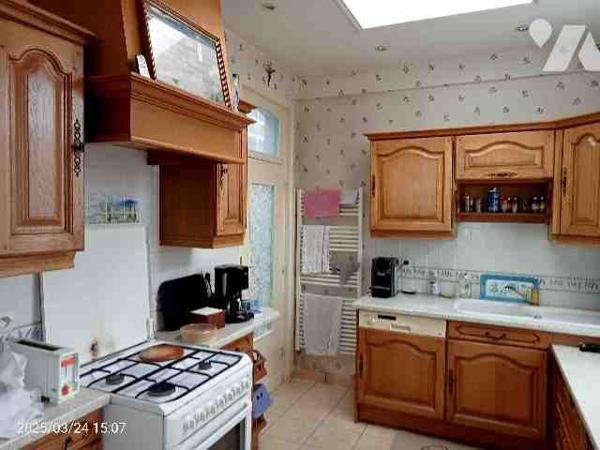 Maison de ville semi-individuelle-4 pièces + annexes