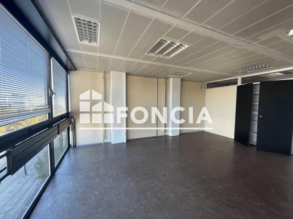 À vendre Local commercial 660 m² - Nantes 44100