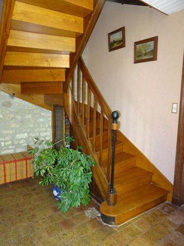 Maison à vendre 8 pièces HIERSAC (16)