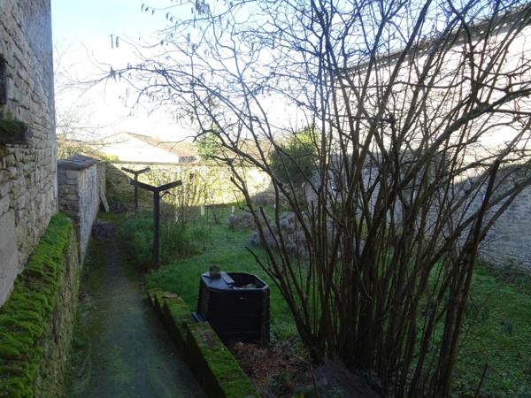 Maison à vendre 8 pièces HIERSAC (16)