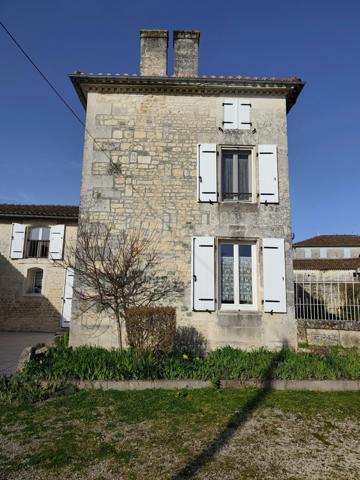 Maison à vendre 8 pièces HIERSAC (16)