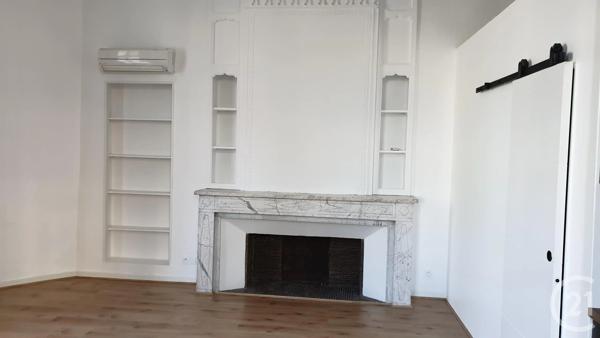 Immeuble à vendre  230 m 2   CASTRES  - 81