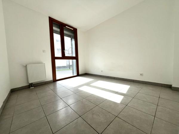Appartement à louer 3 pièces BEAUZELLE (31)