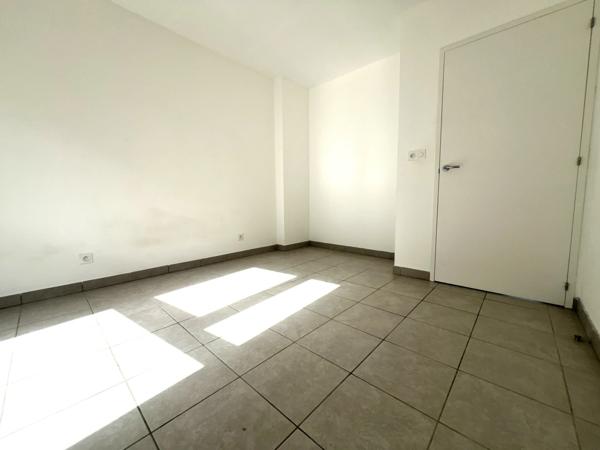 Appartement à louer 3 pièces BEAUZELLE (31)