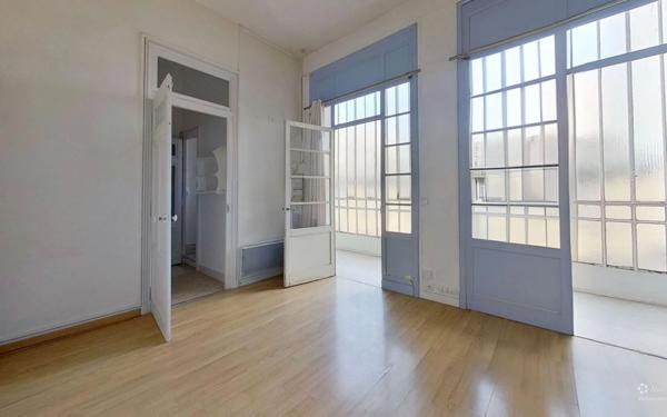Appartement à vendre    2 pièces • 25,34 m2 Lyon 6