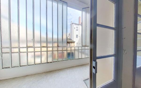 Appartement à vendre    2 pièces • 25,34 m2 Lyon 6