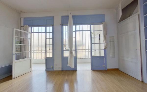 Appartement à vendre    2 pièces • 25,34 m2 Lyon 6