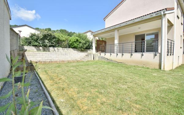 Maison à vendre    4 pièces •  Villieu-Loyes-Mollon
