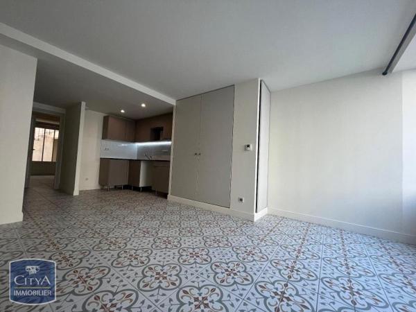 Appartement à louer 3 pièces 70.5m² Nîmes (30000)