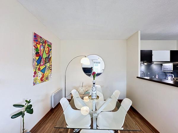 APPARTEMENT T2 MEUBLE - DERNIER ETAGE AVEC TERRASSE ET PARKING