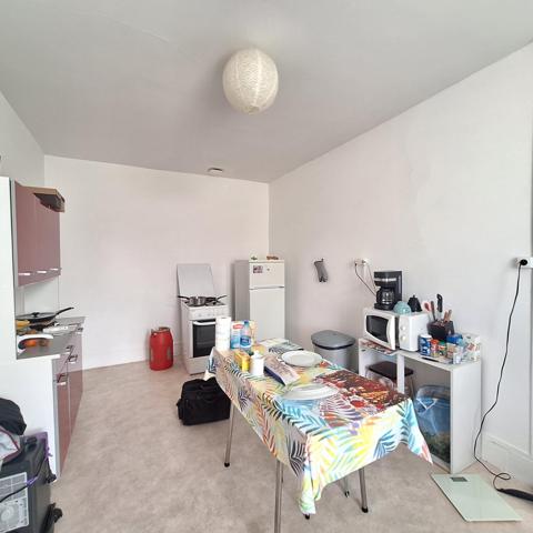 Immeuble 2 appartements avec dépendances et jardin