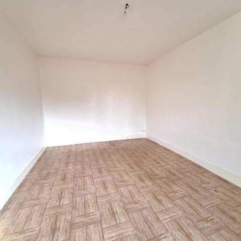 Immeuble 2 appartements avec dépendances et jardin