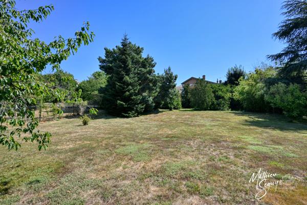 Appartement en rez de jardin de 70.23m², 3 pièces avec extérieur de 77.39m² SAINT GENIS LAVAL (69)