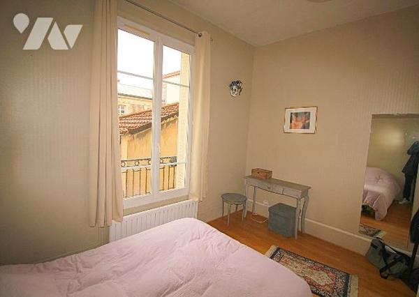 SCEAUX – COEUR DE VILLE - DANS LA RUE PIETONNE – A 2 PAS DU PARC DE SCEAUX - AU CALME