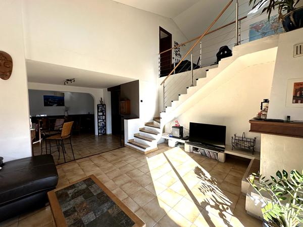 Maison Bouc Bel Air 5 pièces 130 m2 plus garage de 30 m2.