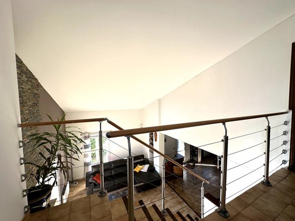 Maison Bouc Bel Air 5 pièces 130 m2 plus garage de 30 m2.