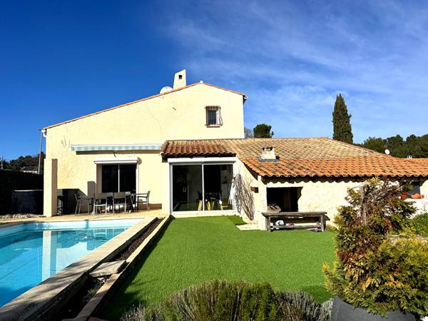 Maison Bouc Bel Air 5 pièces 130 m2 plus garage de 30 m2.