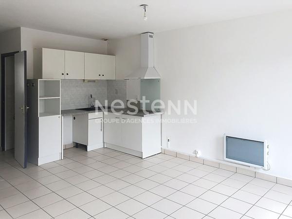 SOUS COMPROMIS ! En Exclusivité!! Immeuble centre Yssingeaux 2 appartements avec cour et terrasse