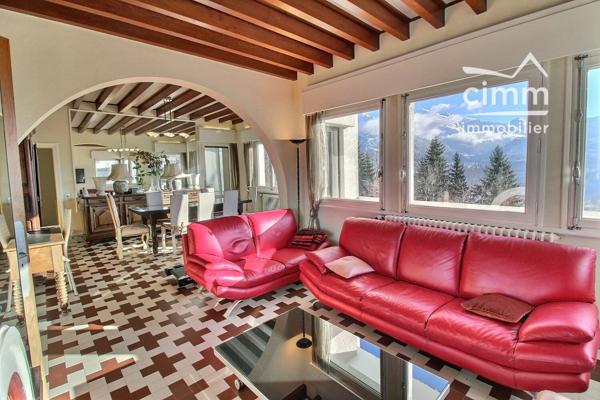 Vous recherchez un bien unique, une véritable maison de caractère avec vue imprenable sur le Mont Blanc ?