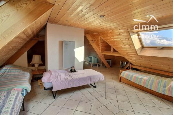 Vous recherchez un bien unique, une véritable maison de caractère avec vue imprenable sur le Mont Blanc ?