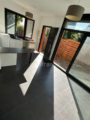 Maison et jardin à vendre 2 pièces LE MESNIL LE ROI (78)