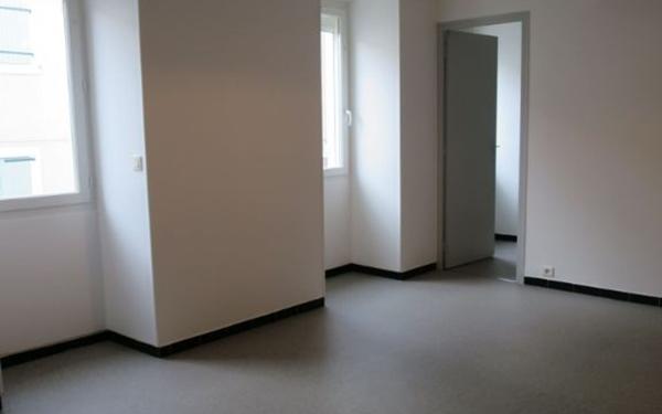 Appartement à louer    1 pièce •  Villeneuve-de-Berg