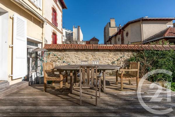Maison à vendre  7 pièces - 141,88 m 2   ST MAUR DES FOSSES  - 94