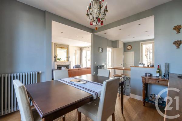 Maison à vendre  7 pièces - 141,88 m 2   ST MAUR DES FOSSES  - 94